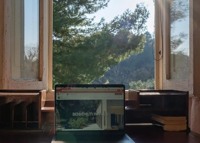 Monacelli לינה וארוחת בוקר פאנו