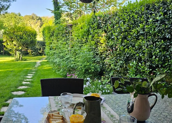 לינה וארוחת בוקר Monacelli פאנו