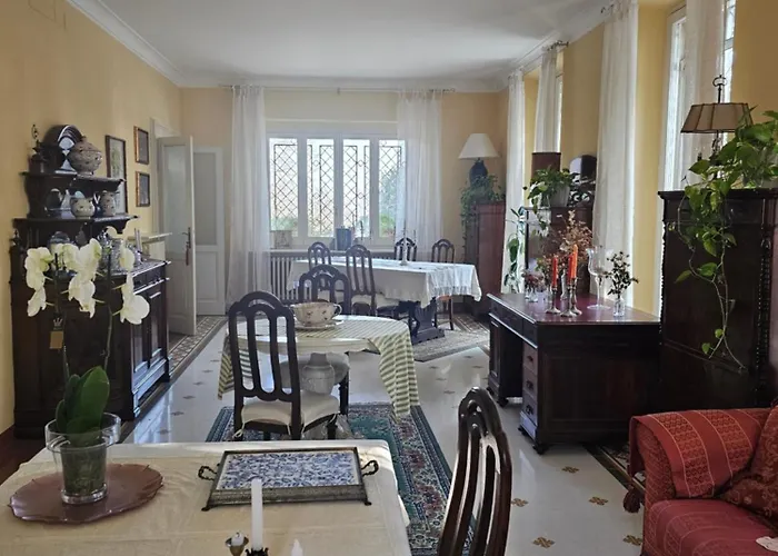 לינה וארוחת בוקר Monacelli *